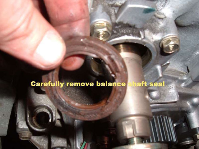 remove balance shaft seal